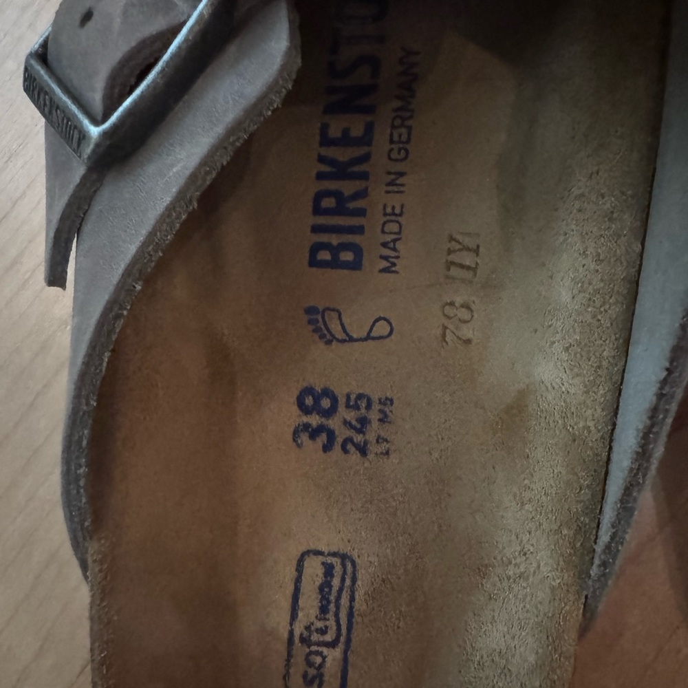 Birkenstock Oiled Leather Clogs - Picture 2 of 4